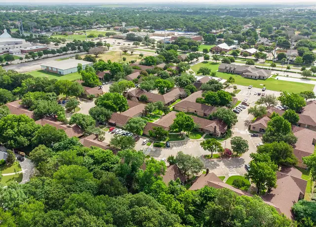 Photo of 1716 S Edmonds Ln, Lewisville, TX 75067