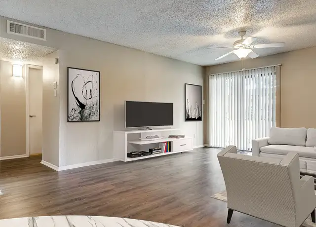 Photo of 1716 S Edmonds Ln, Lewisville, TX 75067