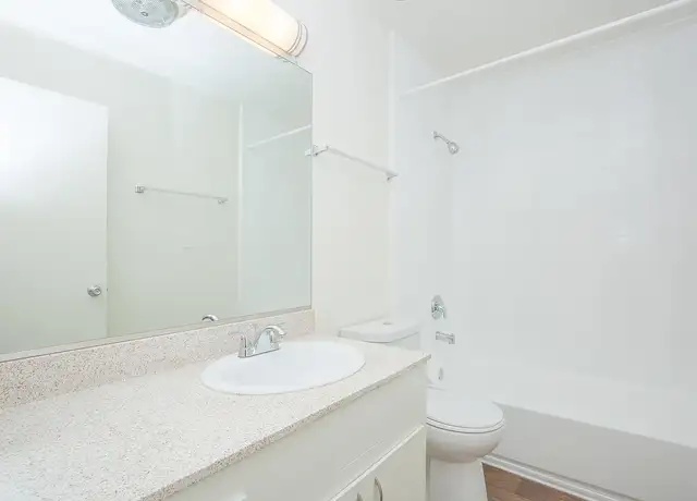 Photo of 401 Atlanta Ave, Huntington Beach, CA 92648