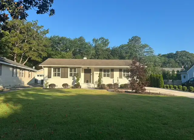 Property at 749 Poinsettia St, Columbia, SC, 29205, 3 beds, 2 baths, [object Object]