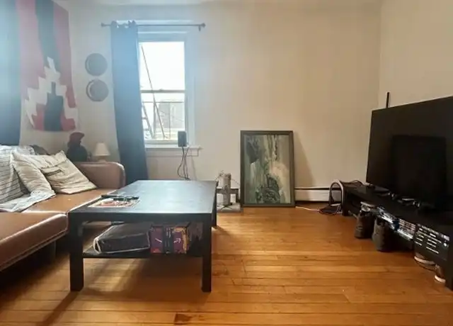 Property at 378 Thames St Unit 3, Newport, RI, 02840, 2 beds, 1 bath, [object Object]