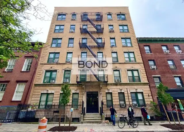 Property at 78 Bank St Unit 1, New York, NY, 10014, 3 beds, 1 bath, [object Object]