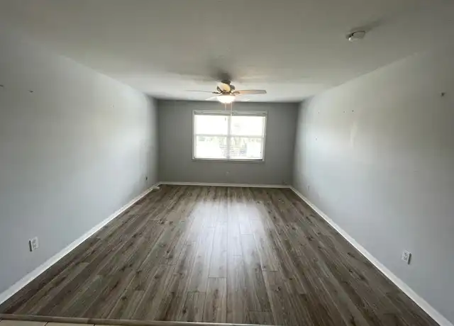 Property at 307 Winfield Way Unit D, Nokomis, FL, 34275, 2 beds, 1 bath, [object Object]