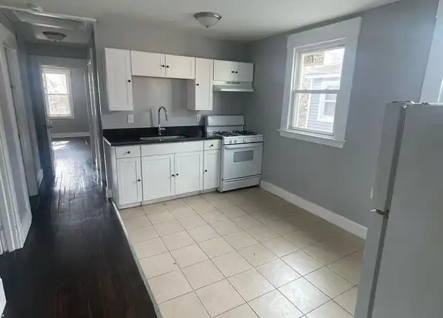 Property at 24 Harding Pl Unit 3, New Haven, CT, 06511, 3 beds, 1 bath, [object Object]