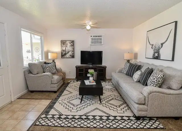 Property at Washington Ave Grinnell - 501 Washington Ave, Grinnell, IA, 50112, 3 beds, 1 bath, [object Object]