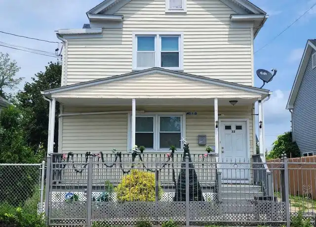 Property at 33 Trowel St Unit 2nd Fl, Bridgeport, CT, 06607, 2 beds, 1 bath, [object Object]