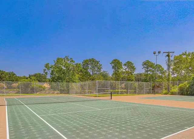Photo of 2225 College Dr, Baton Rouge, LA 70808