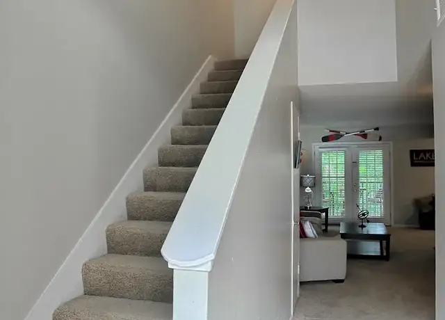 Photo of 2225 College Dr, Baton Rouge, LA 70808