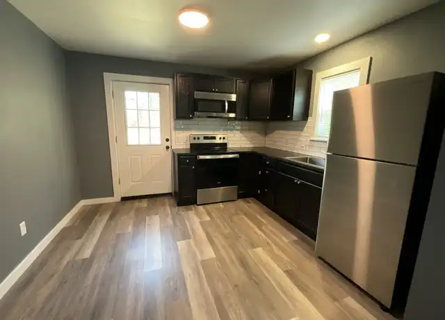 Property at 220 Bois D Arc St Unit 400, Canton, TX, 75103, 2 beds, 1 bath, [object Object]