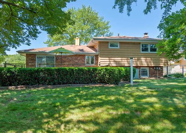 Photo of 7827 Rohrer Dr, Downers Grove, IL 60516
