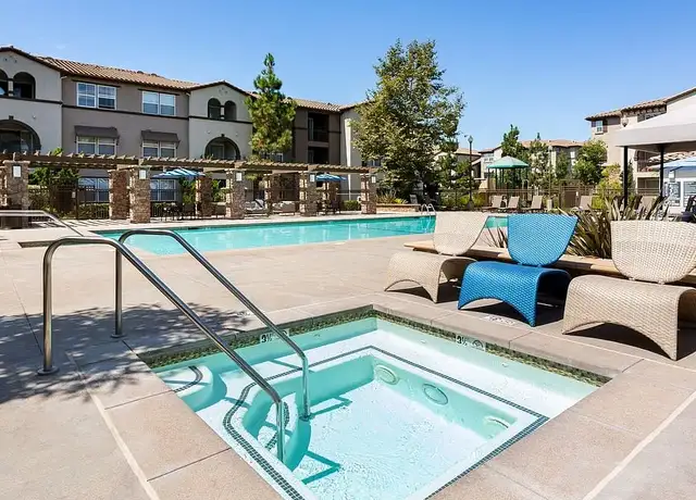 Photo of 1571 Flynn Rd, Camarillo, CA 93012
