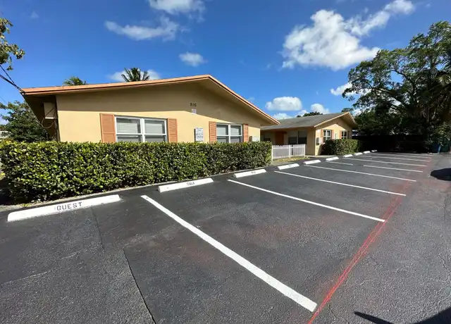 Property at 916 SW 15th Ter Unit D, Fort Lauderdale, FL, 33312, 1 bed, 1 bath, [object Object]