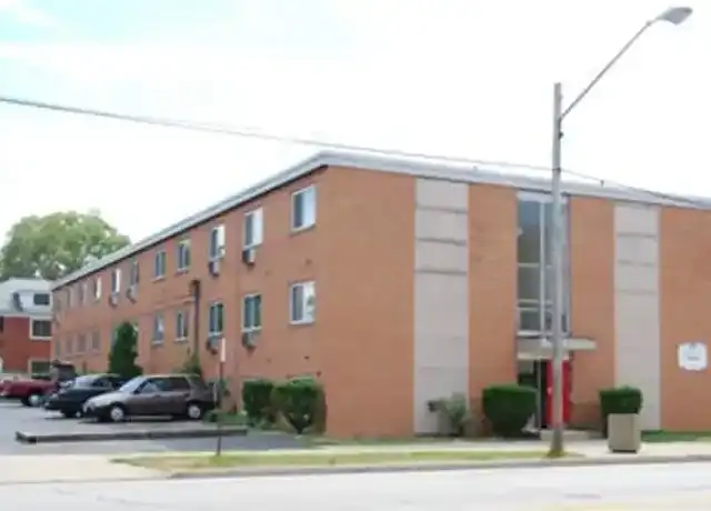 Property at Winterhaven Inn - 15207 Madison Ave, Lakewood, OH, 44107, 1 bed, 1 bath, [object Object]