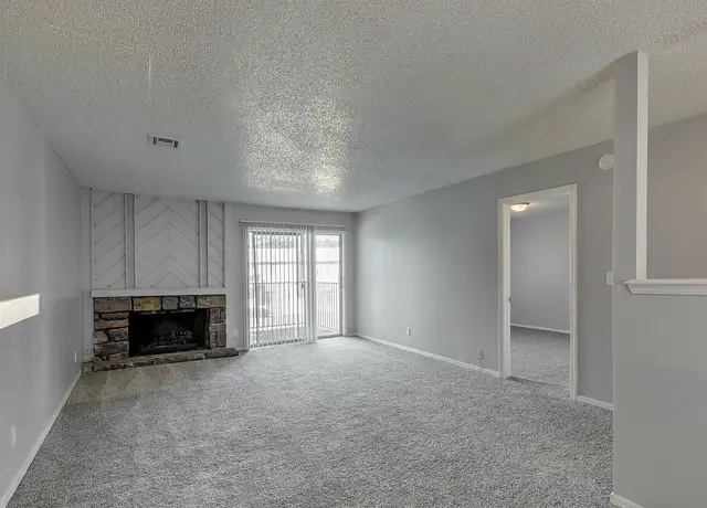 Photo of 6630 S Zunis Ave, Tulsa, OK 74136