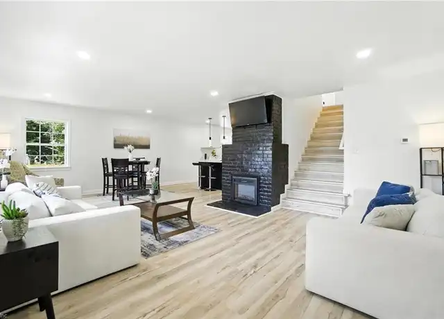 Property at 322 Naval Base Rd, Norfolk, VA, 23505, 4 beds, 2.5 baths, [object Object]