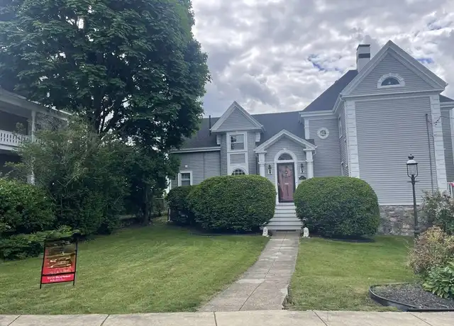 Property at 69 Rockland St Unit 2, Swampscott, MA, 01907, 2 beds, 1 bath, [object Object]