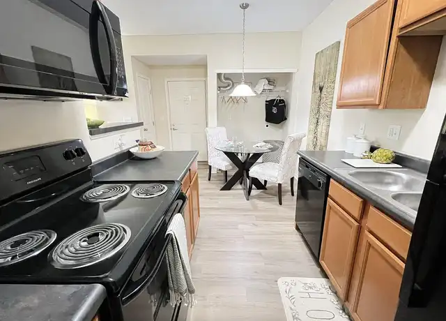 Property at Residences at Northgate Crossing - 330 Hutchinson Ave, Columbus, OH, 43235, 1 bed, 1 bath, [object Object]