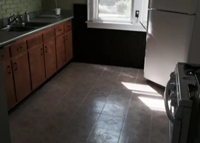 Property at 1633 Elmwood Ave, Lakewood, OH, 44107, 2 beds, 1 bath, [object Object]