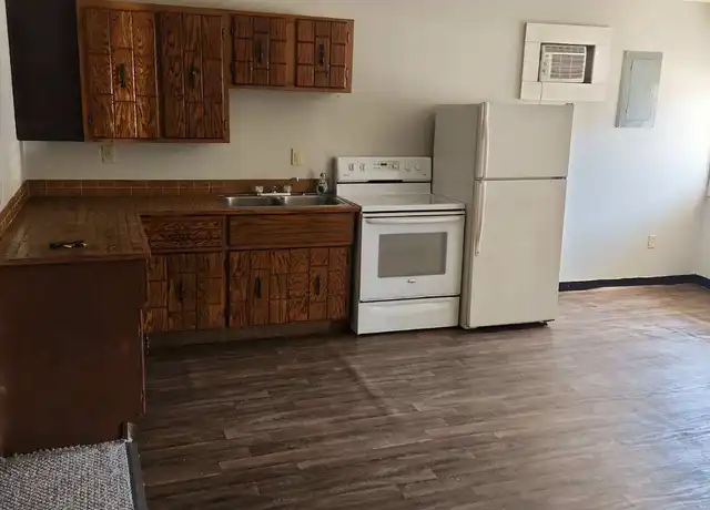 Property at 106 E 5th St Unit 1, Starbuck, MN, 56381, 0 beds, 1 bath, [object Object]