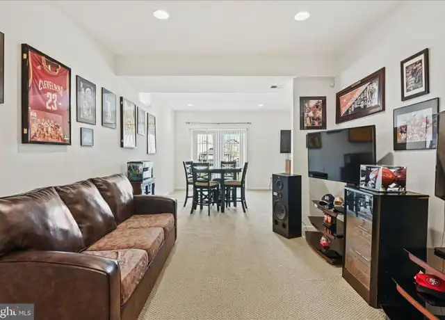Property at 131 Claude Ct SE, Leesburg, VA, 20175, 1 bed, 1 bath, [object Object]