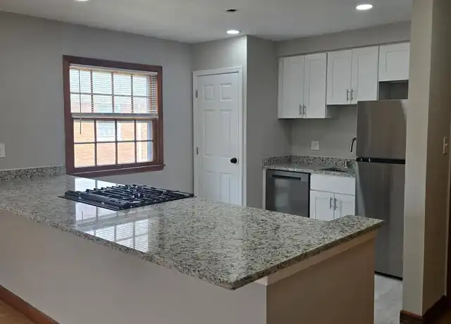 Property at 5515-5519 W Martin Dr Unit 11, Milwaukee, WI, 53208, 2 beds, 1 bath, [object Object]