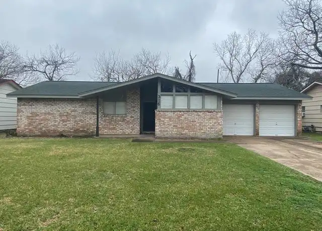 Property at 316 Pine St, Lake Jackson, TX, 77566, 3 beds, 2 baths, [object Object]