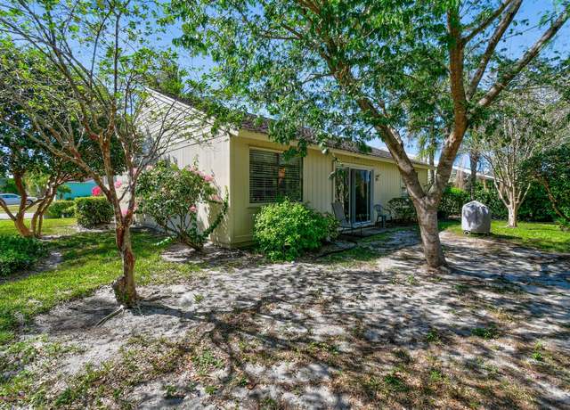 Photo of 145 Rosewood Cir, Jupiter, FL 33458