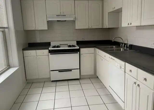 Property at 548 Elmwood Ave, Evanston, IL, 60202, 1 bed, 1 bath, [object Object]