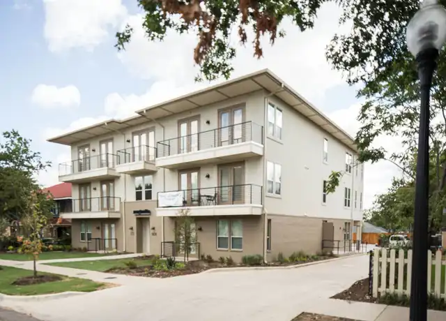 Property at 801 N Bishop Ave Unit 2-104, Dallas, TX, 75208, 1 bed, 1 bath, [object Object]
