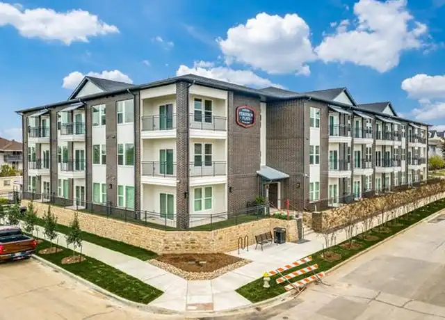 Property at 624 N Lancaster Ave Unit B1, Dallas, TX, 75203, 2 beds, 2 baths, [object Object]
