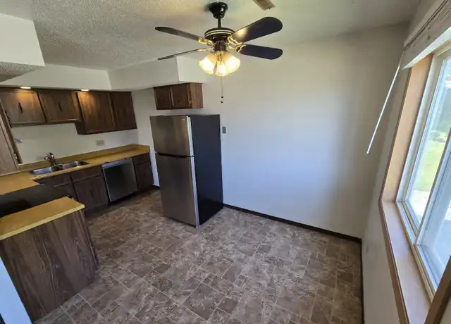 Property at 530 23rd St, Bettendorf, IA, 52722, 2 beds, 1 bath, [object Object]