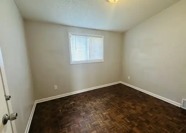 Property at 2337 Colonial Hills Dr, Southaven, MS, 38671, 3 beds, 1 bath, [object Object]