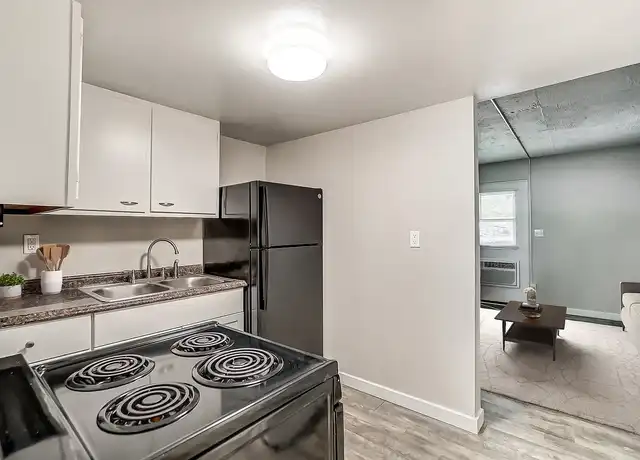 Property at Oaks of Newport - 1163 Waterworks Rd, Newport, KY, 41071, 1 bed, 1 bath, [object Object]