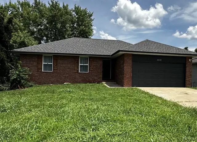 Property at 3349 W Deerfield St, Springfield, MO, 65807, 4 beds, 3 baths, [object Object]