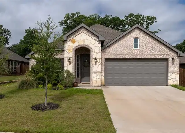 Property at 233 Gardenia Dr, Azle, TX, 76020, 3 beds, 2 baths, [object Object]