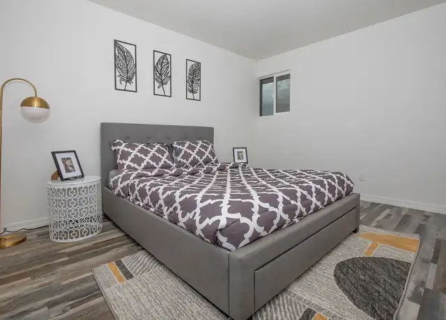 Photo of 2030 W Indian School Rd, Phoenix, AZ 85015