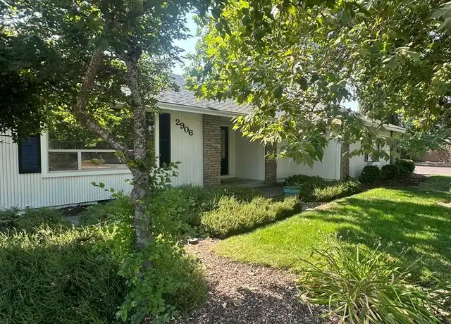 Property at 2906 Aldersgate Rd, Medford, OR, 97504, 3 beds, 2 baths, [object Object]