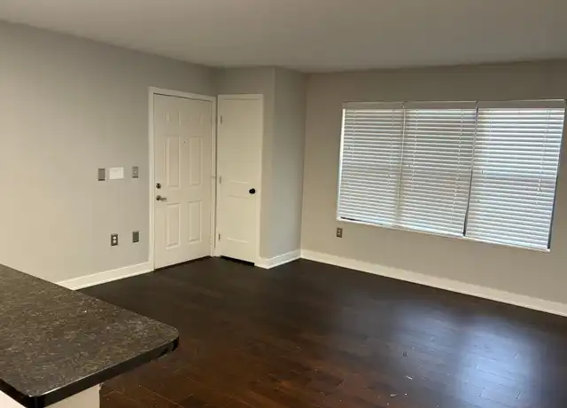 Property at 435 W 9th St #104, Kansas City, MO, 64105, 1 bed, 1 bath, [object Object]