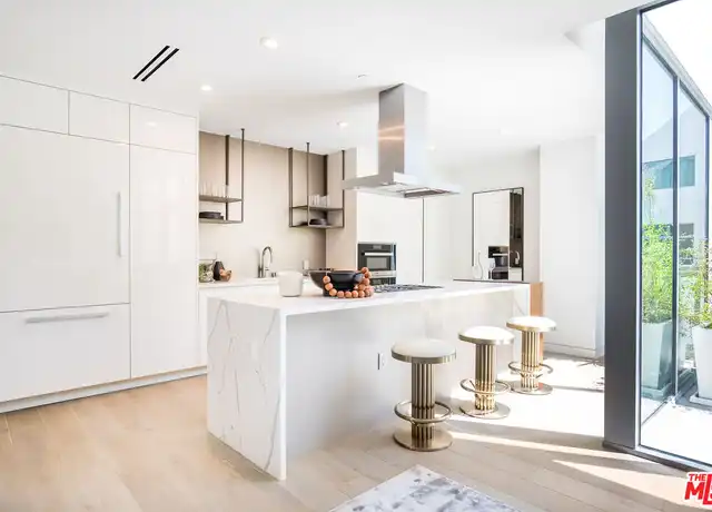 Property at 8600 Wilshire Blvd #15, Beverly Hills, CA, 90211, 3 beds, 3.5 baths, [object Object]