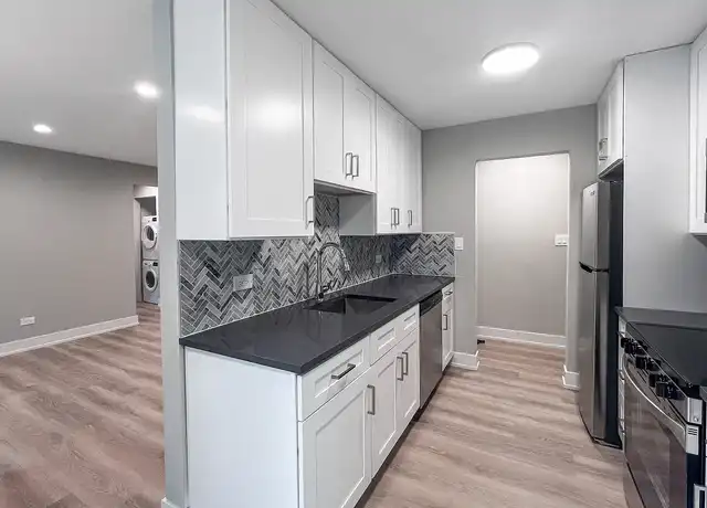 Property at 452 W Oakdale Ave, Chicago, IL, 60657, 0-1 beds, 1 bath, [object Object]