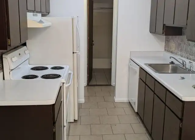 Property at 1306 W Michigan Ave Unit 09, Battle Creek, MI, 49037, 1 bed, 1 bath, [object Object]