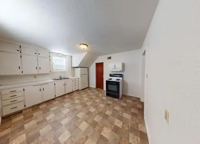 Property at 214 N 16th St Unit B, Bismarck, ND, 58501, 1 bed, 1 bath, [object Object]