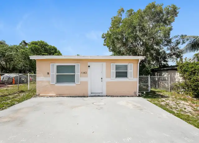 Property at 2342 Raleigh St, Hollywood, FL, 33020, 3 beds, 2 baths, [object Object]