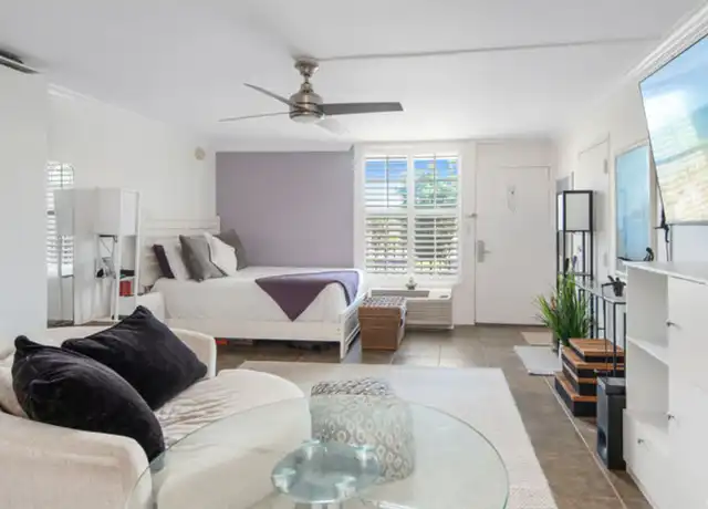 Property at 2555 Tamiami Trl N Unit 244, Naples, FL, 34103, 1 bed, 1 bath, [object Object]