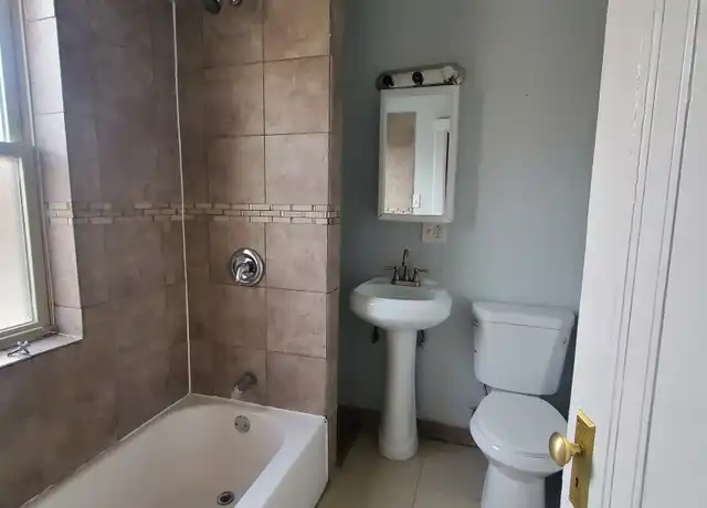 Property at 10853 S Vernon Ave Unit 1n, Chicago, IL, 60628, 1 bed, 1 bath, [object Object]