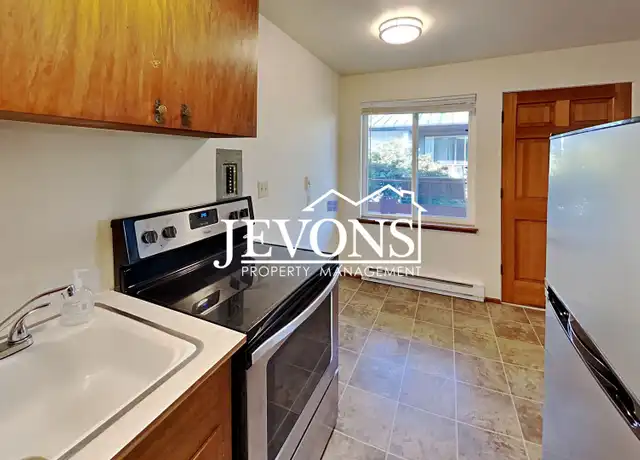 Property at 3035 64th Ave SW Unit 7, Seattle, WA, 98116, 1 bed, 1 bath, [object Object]