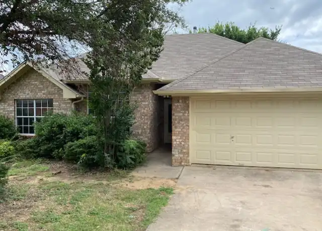 Property at 1024 Brittany Dr, Denton, TX, 76209, 3 beds, 2 baths, [object Object]