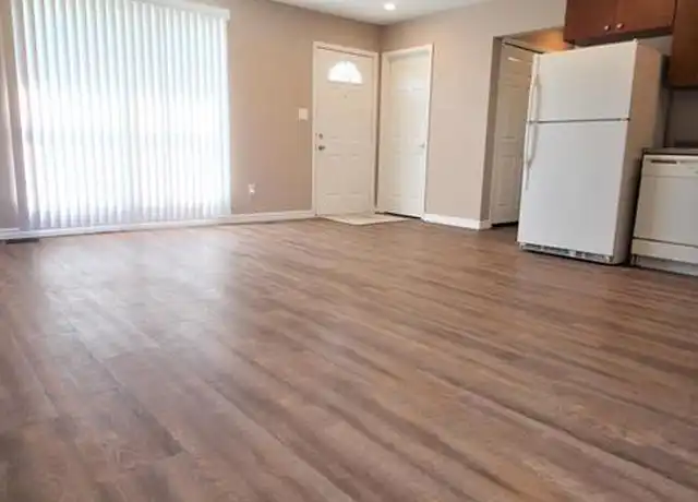 Property at 35451 Townley Dr, Sterling Heights, MI, 48312, 2 beds, 1 bath, [object Object]