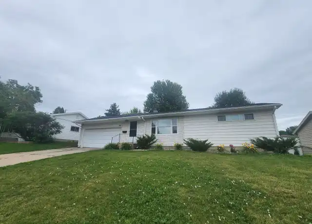 Property at 808 S Jessica Ave, Sioux Falls, SD, 57103, 4 beds, 2 baths, [object Object]
