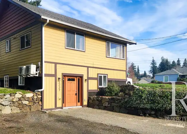 Property at 1227 S National Ave Unit 1227, Bremerton, WA, 98312, 2 beds, 1 bath, [object Object]
